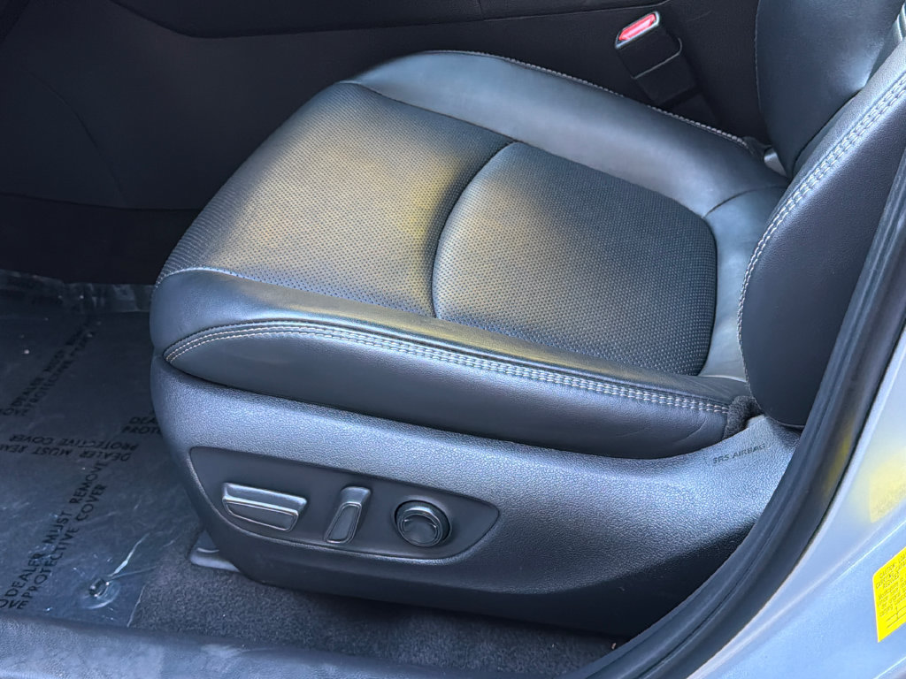 Used 2023 Toyota RAV4 Limited AWD/4WD image 22