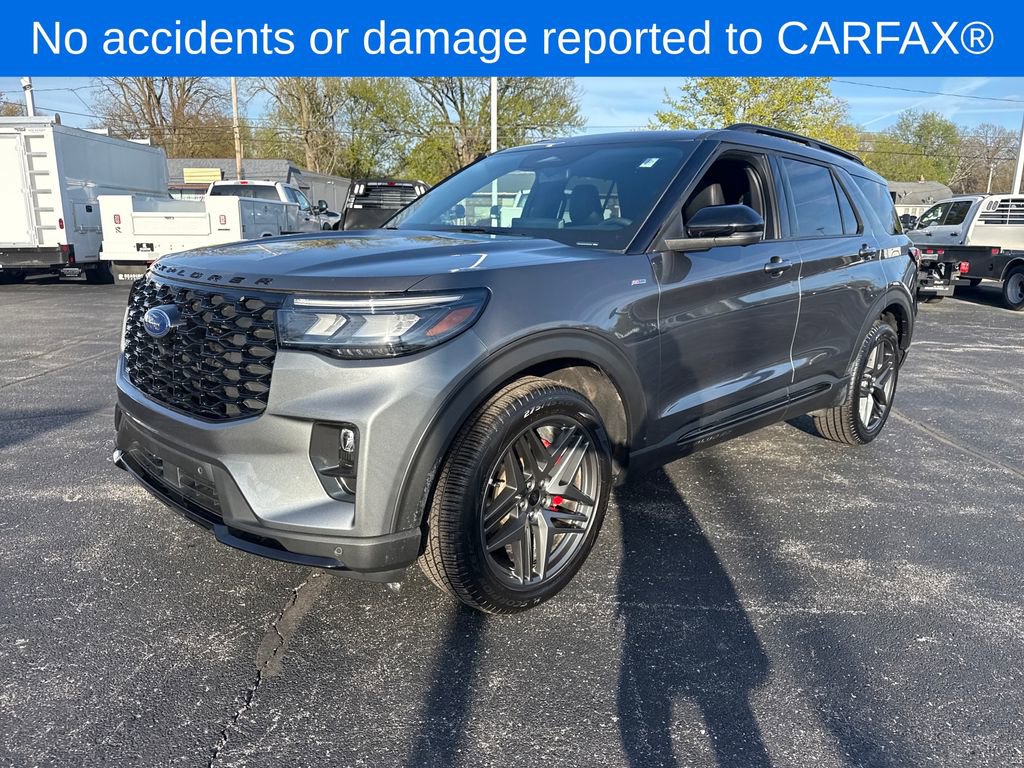 Used 2025 Ford Explorer ST-Line w/ Premium Package image 2