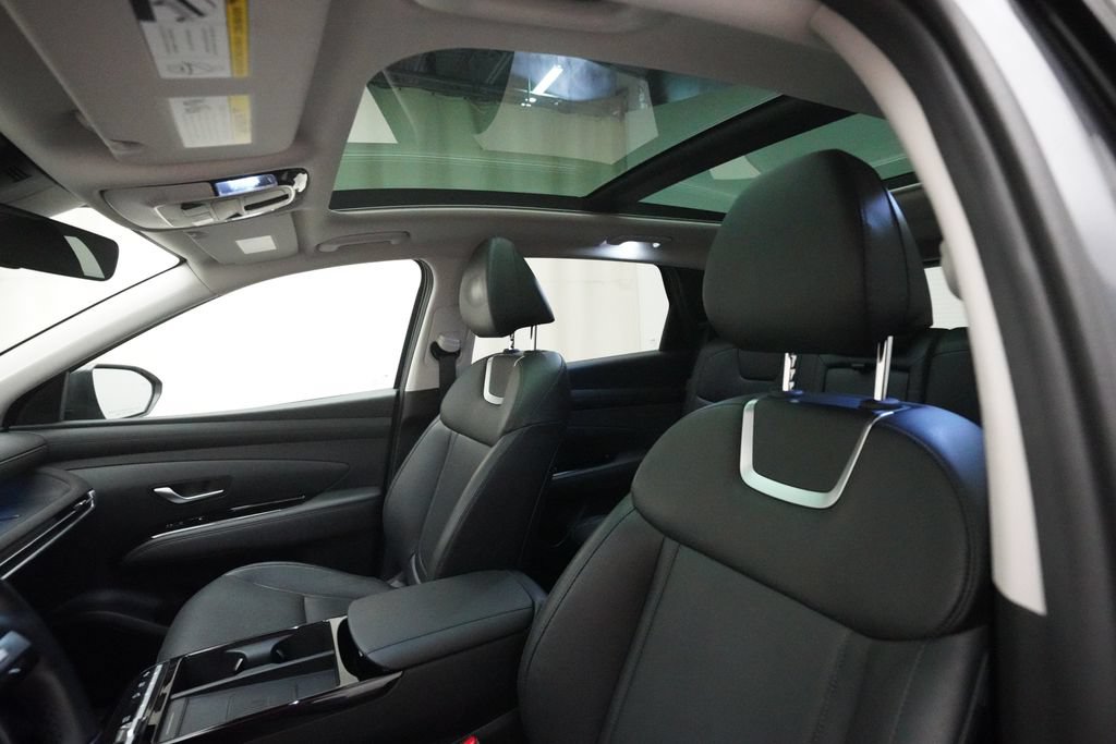 Used 2025 Hyundai Tucson Limited AWD/4WD image 32