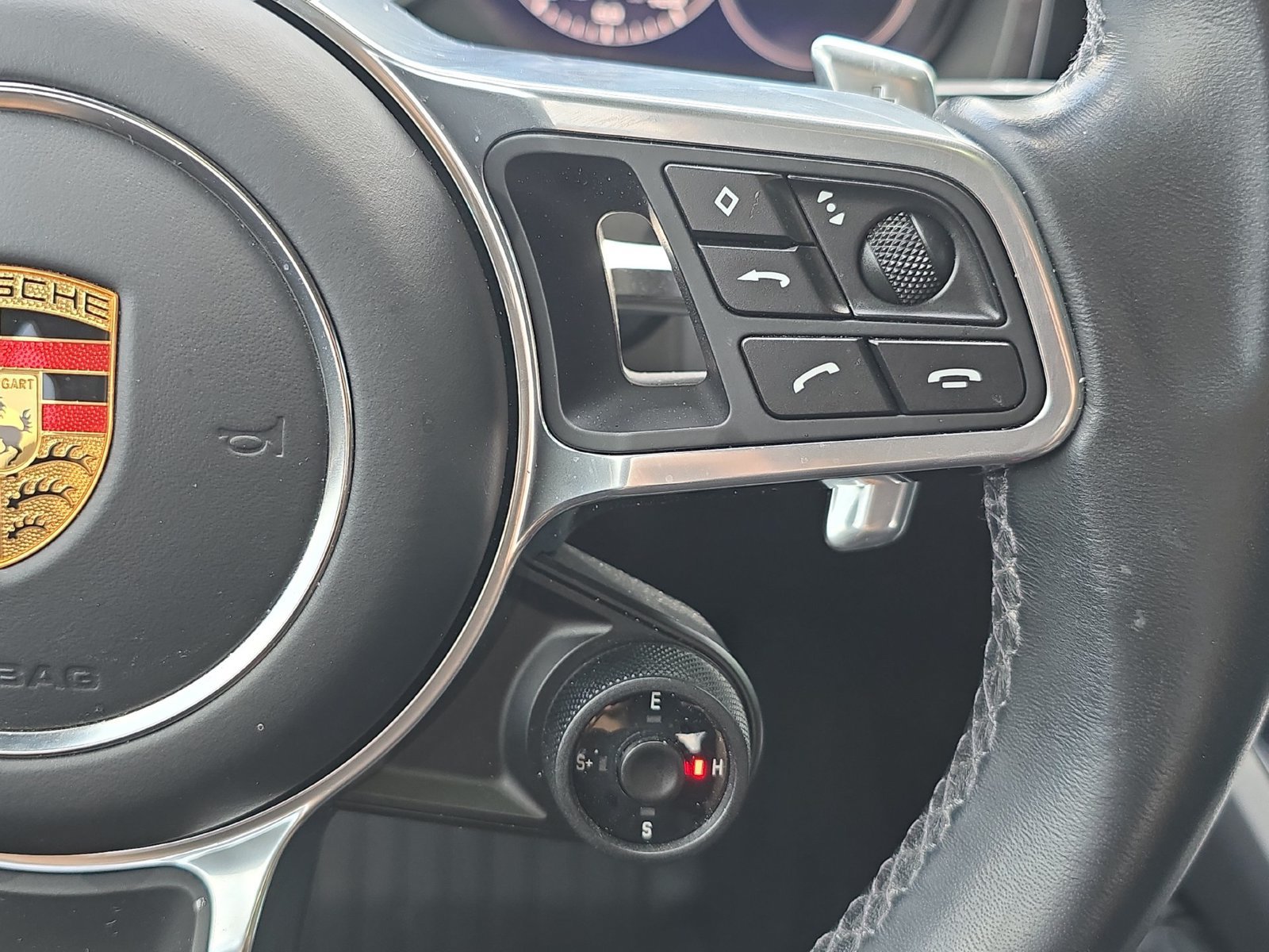 Certified 2023 Porsche Cayenne Platinum Edition AWD/4WD image 18