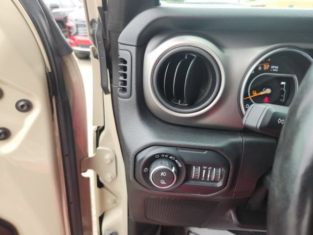 Used 2020 Jeep Gladiator Sport w/ Quick Order Package 24S AWD/4WD image 21