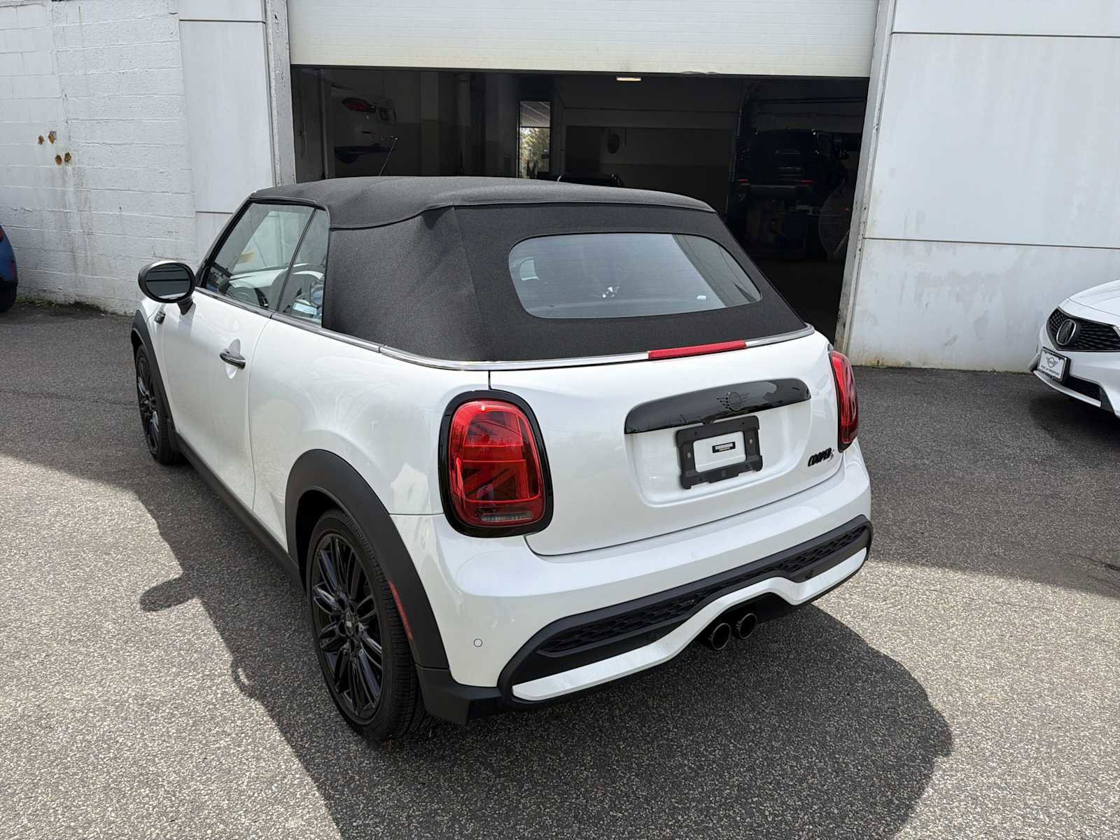 Used 2024 MINI Cooper S FWD image 3