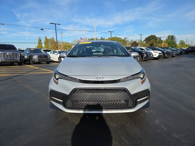 Used 2022 Toyota Corolla SE image 2