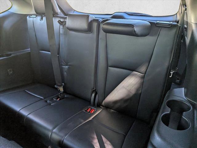 Used 2020 Toyota Highlander XLE image 19