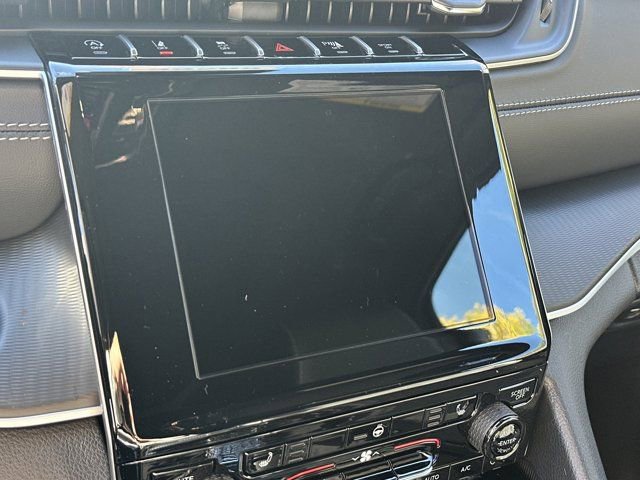 New 2025 Jeep Grand Cherokee L Altitude image 26