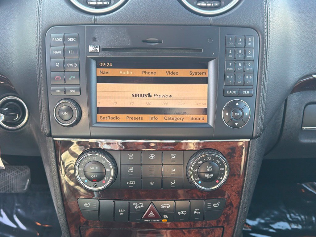 Used 2011 Mercedes-Benz GL 450 4MATIC image 30