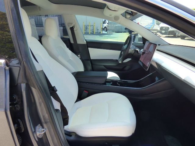 Used 2019 Tesla Model 3 Standard Range Plus RWD image 12