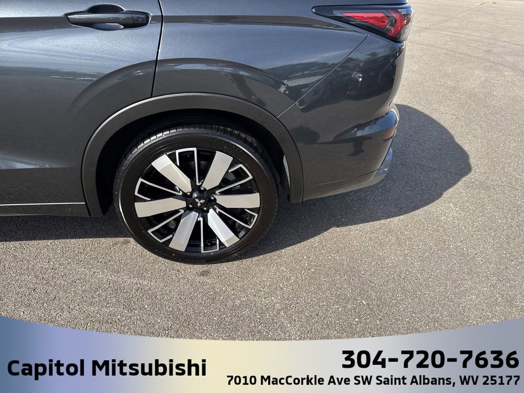 New 2025 Mitsubishi Outlander SEL image 7