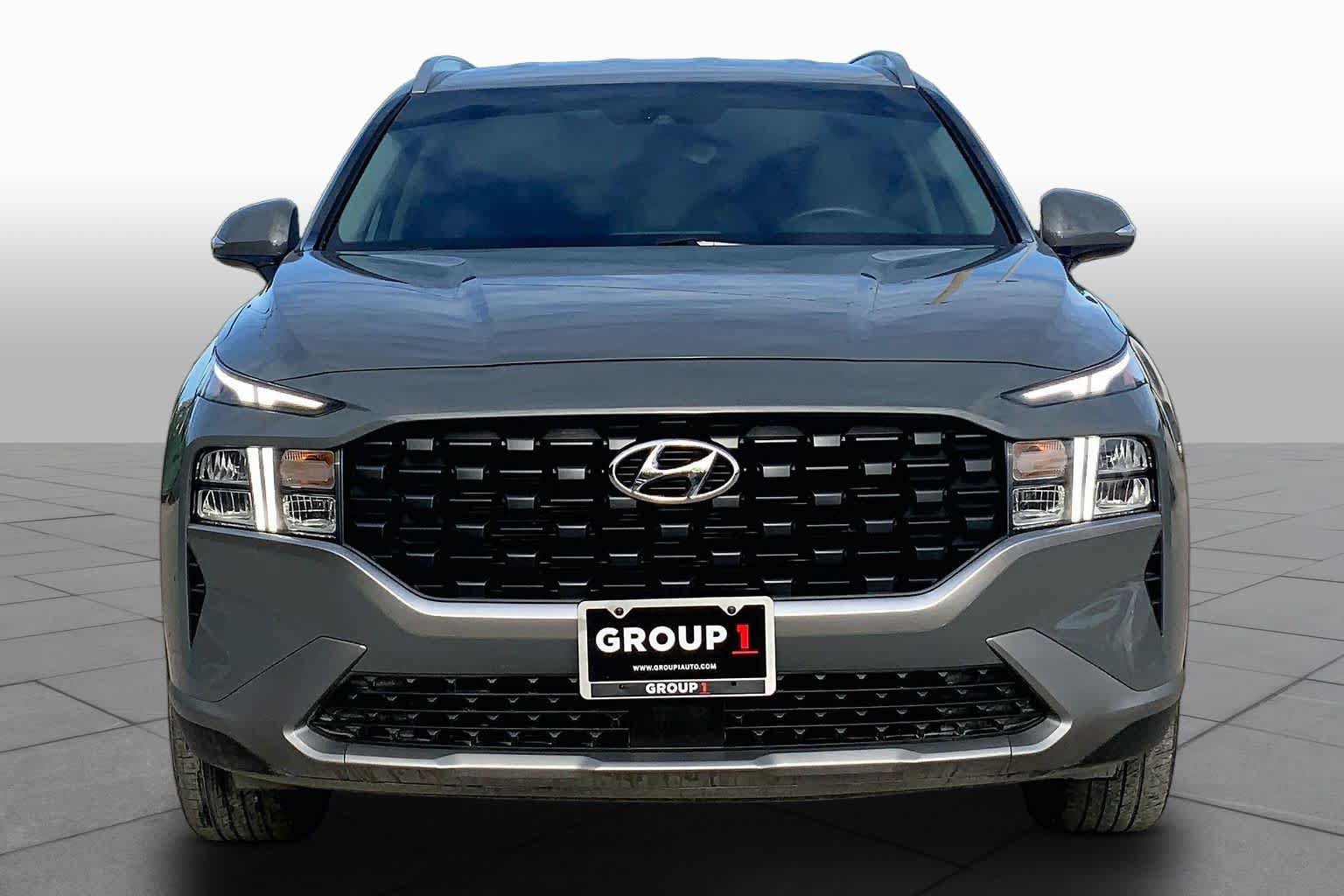 Used 2023 Hyundai Santa Fe SEL FWD image 3