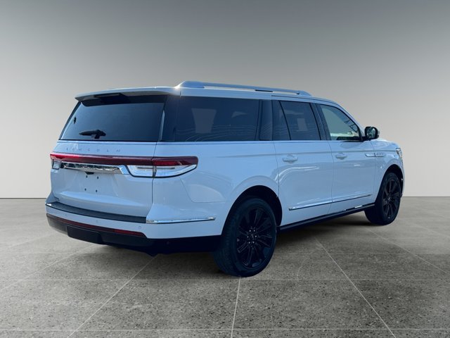 Used 2024 Lincoln Navigator L Reserve AWD/4WD image 5