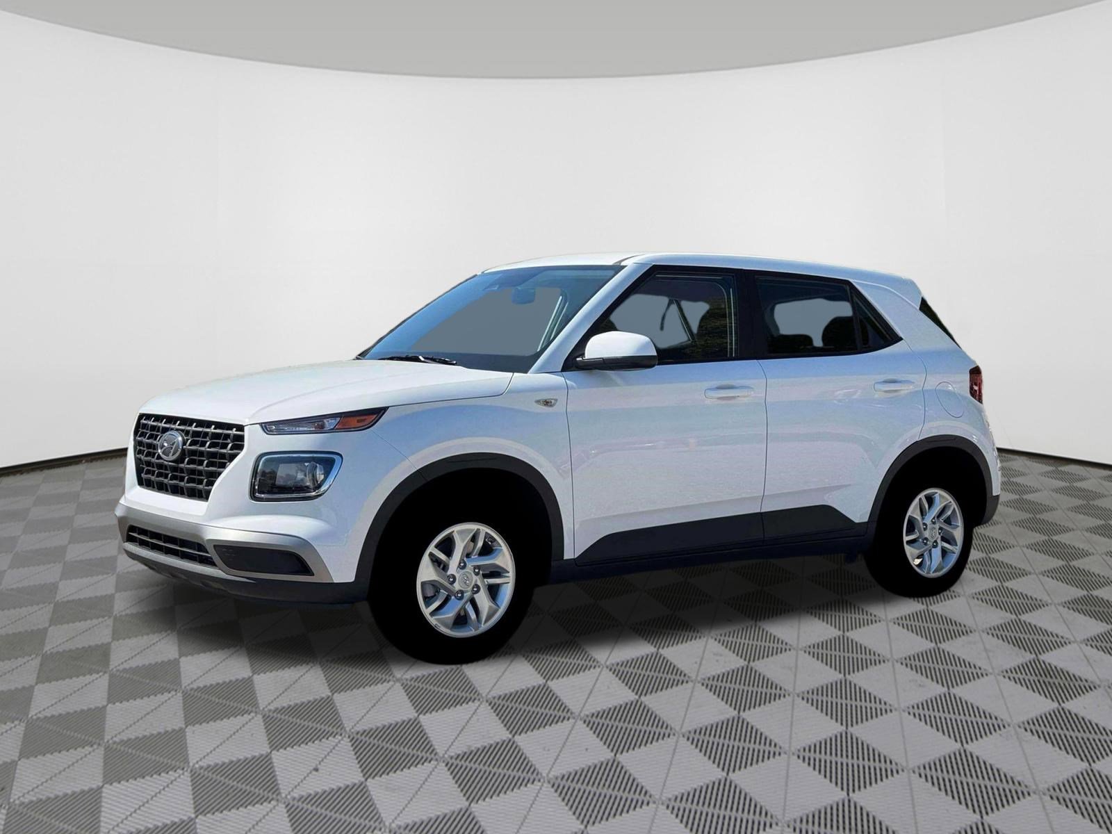 New 2026 Hyundai Venue SE FWD image 2