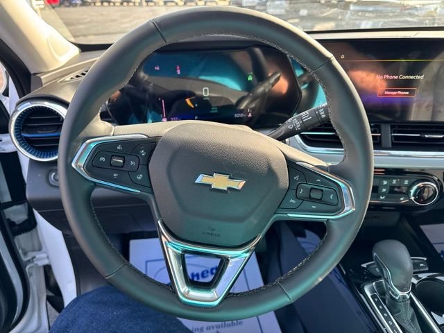 Used 2025 Chevrolet Trax LT w/ LT Convenience Package FWD image 13