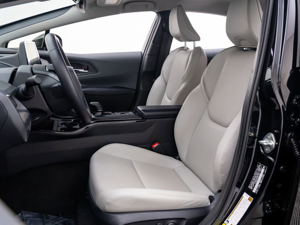 Used 2024 Toyota Prius XLE image 15
