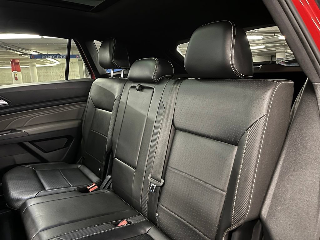 Certified 2022 Volkswagen Atlas Cross Sport SE w/ Panoramic Sunroof Package AWD/4WD image 19