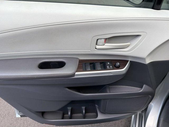 Used 2024 Toyota Sienna LE w/ LE Plus Package AWD/4WD image 7