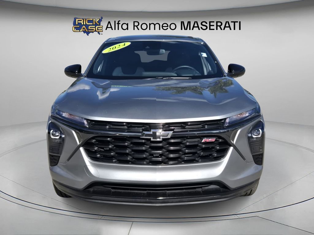 Used 2024 Chevrolet Trax RS w/ Driver Confidence Package image 4