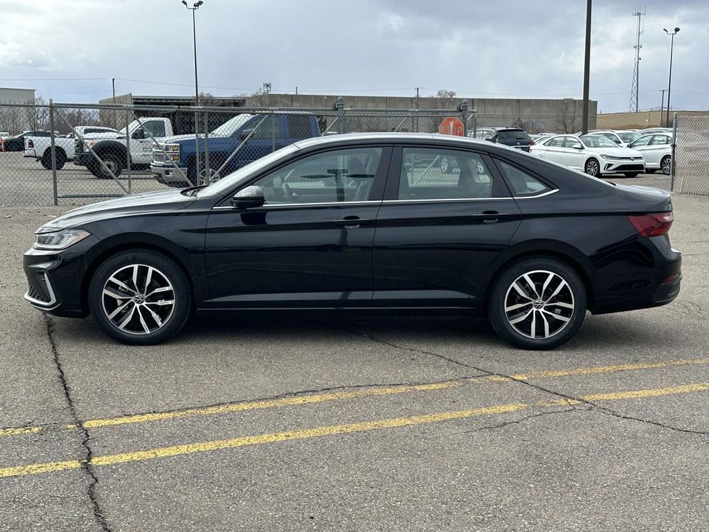 New 2026 Volkswagen Jetta SE image 2