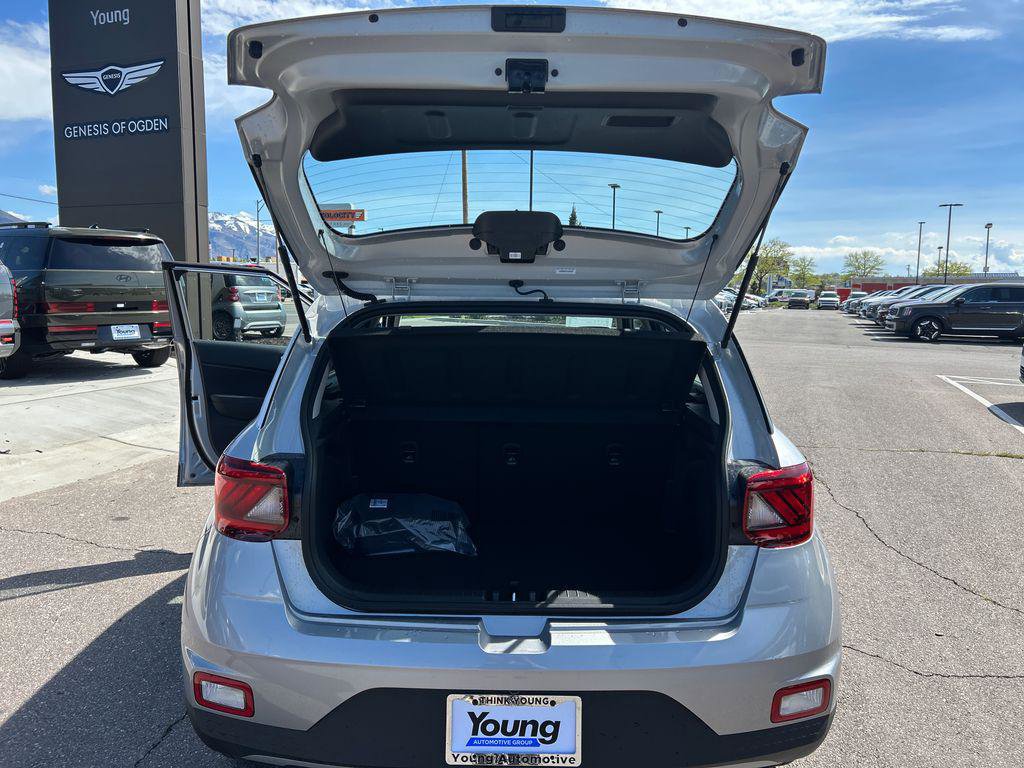 New 2026 Hyundai Venue SE FWD image 28