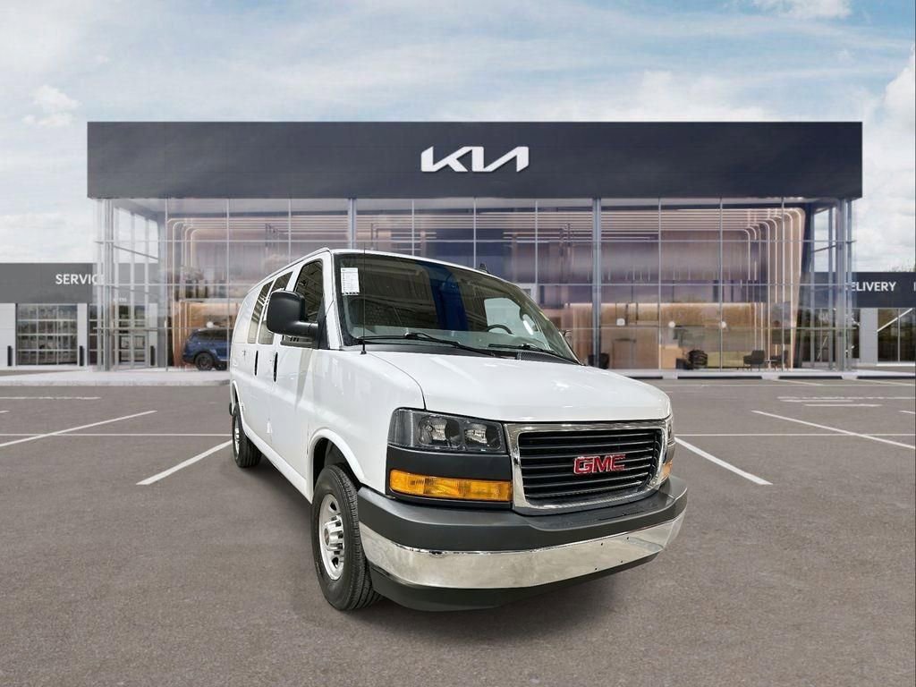 Used 2024 GMC Savana 2500 w/ Driver Convenience Package image 2