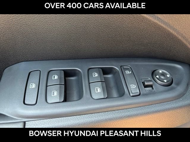 New 2026 Hyundai Venue SEL FWD image 7