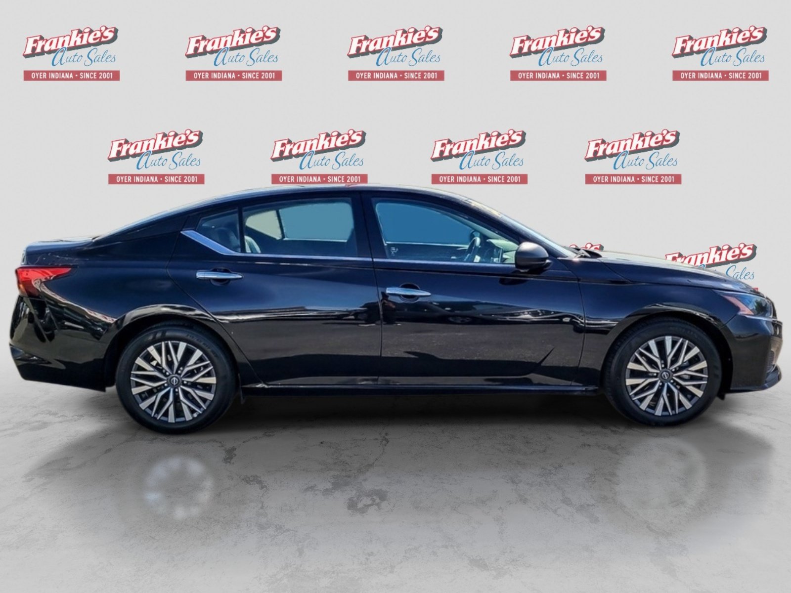 Used 2025 Nissan Altima 2.5 SV FWD image 6
