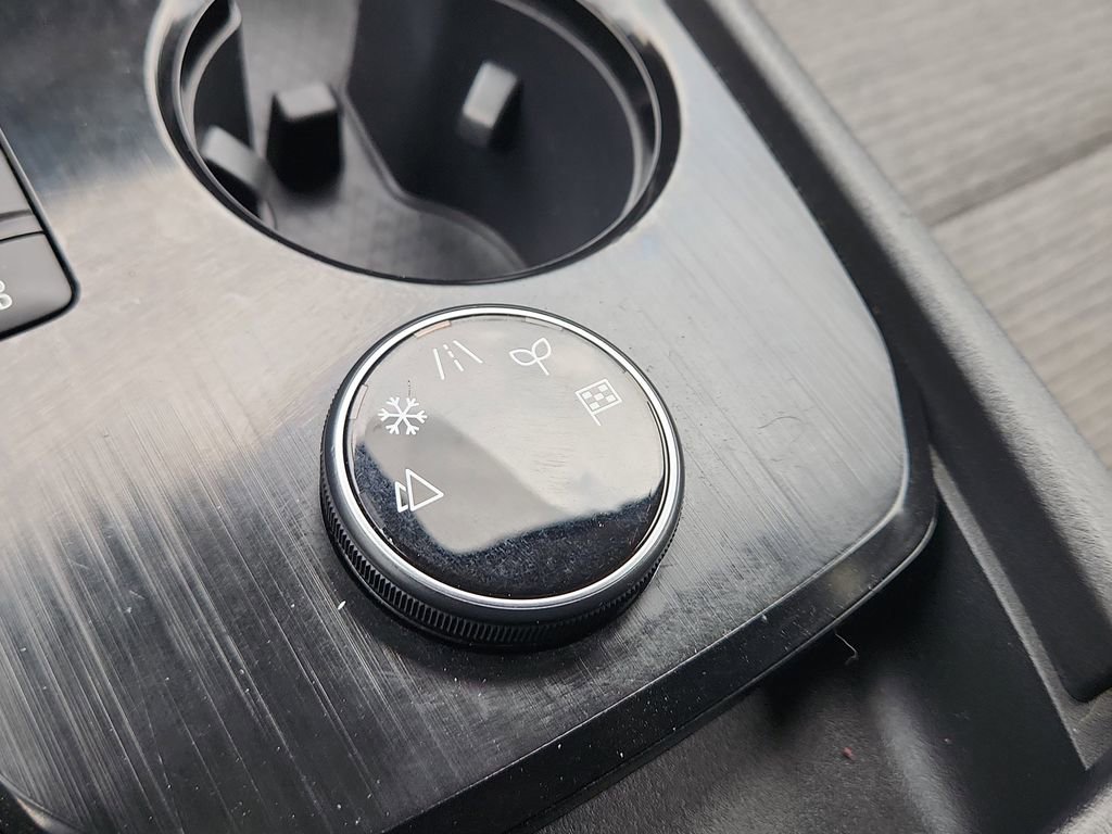 Used 2023 Nissan Rogue SV image 25