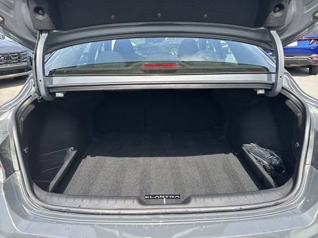 Certified 2025 Hyundai Elantra SEL FWD image 18