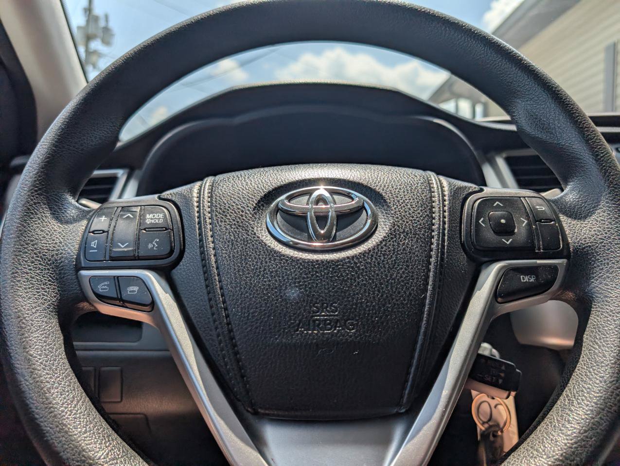 Used 2014 Toyota Highlander LE FWD image 14