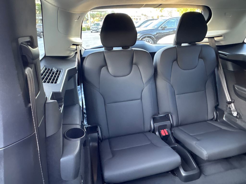 New 2026 Volvo XC90 B6 Core w/ Protection Package Premier image 18