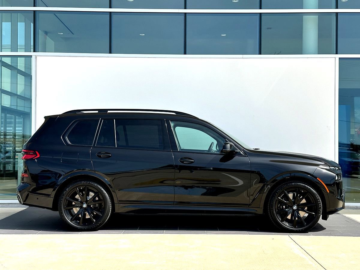 New 2026 BMW X7 M60i image 3