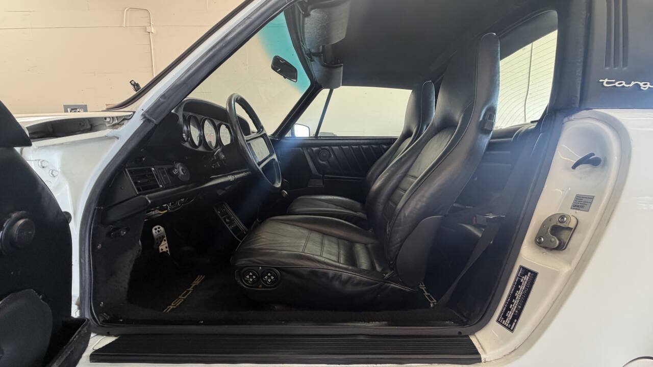 Used 1987 Porsche 911 Carrera RWD image 15