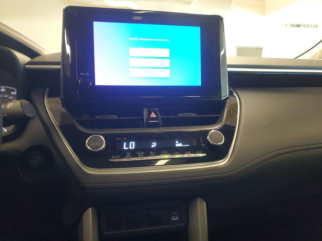 Certified 2024 Toyota Corolla Cross LE w/ Moonroof Package image 26