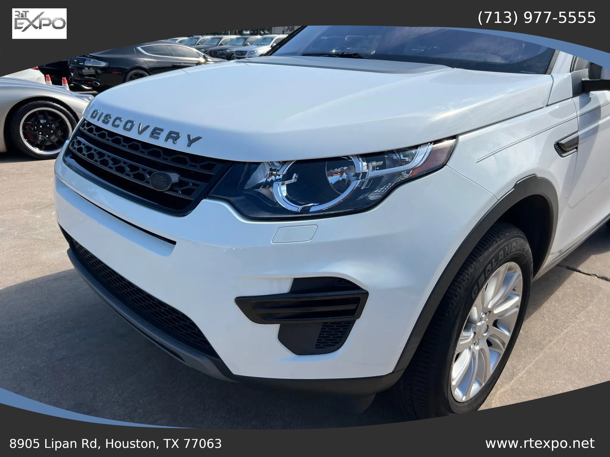 Used 2018 Land Rover Discovery Sport SE image 13