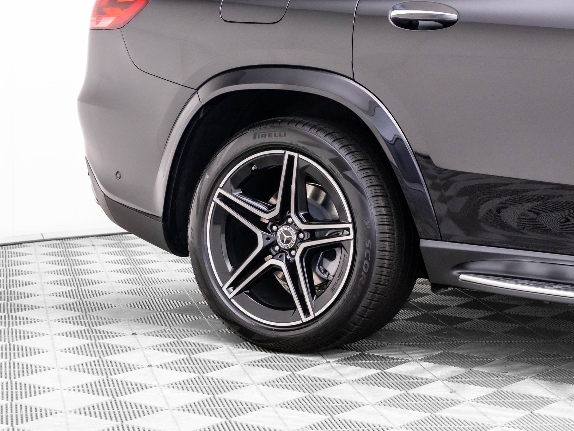 New 2026 Mercedes-Benz GLS 450 4MATIC image 40
