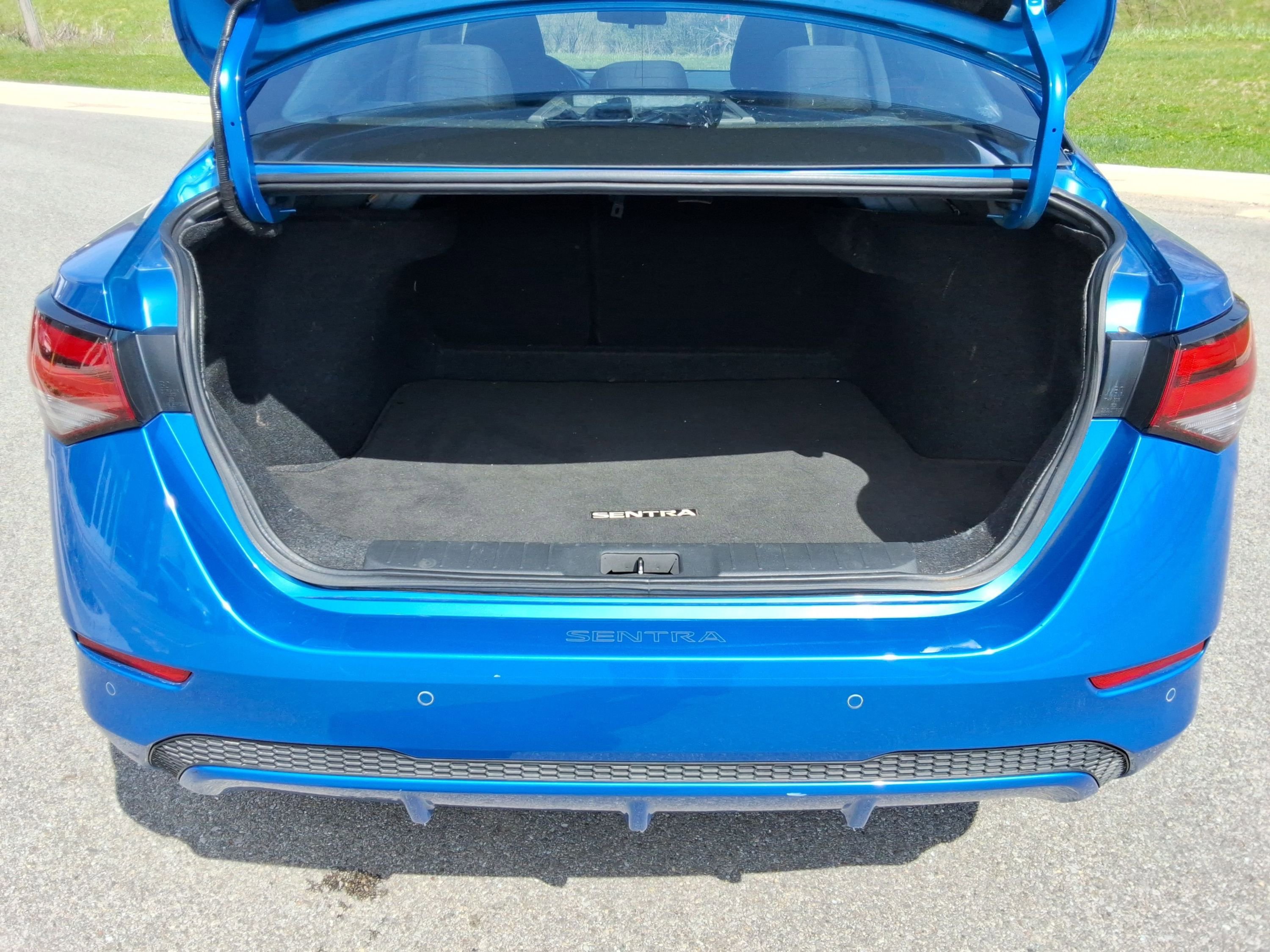 Used 2022 Nissan Sentra SV FWD image 30