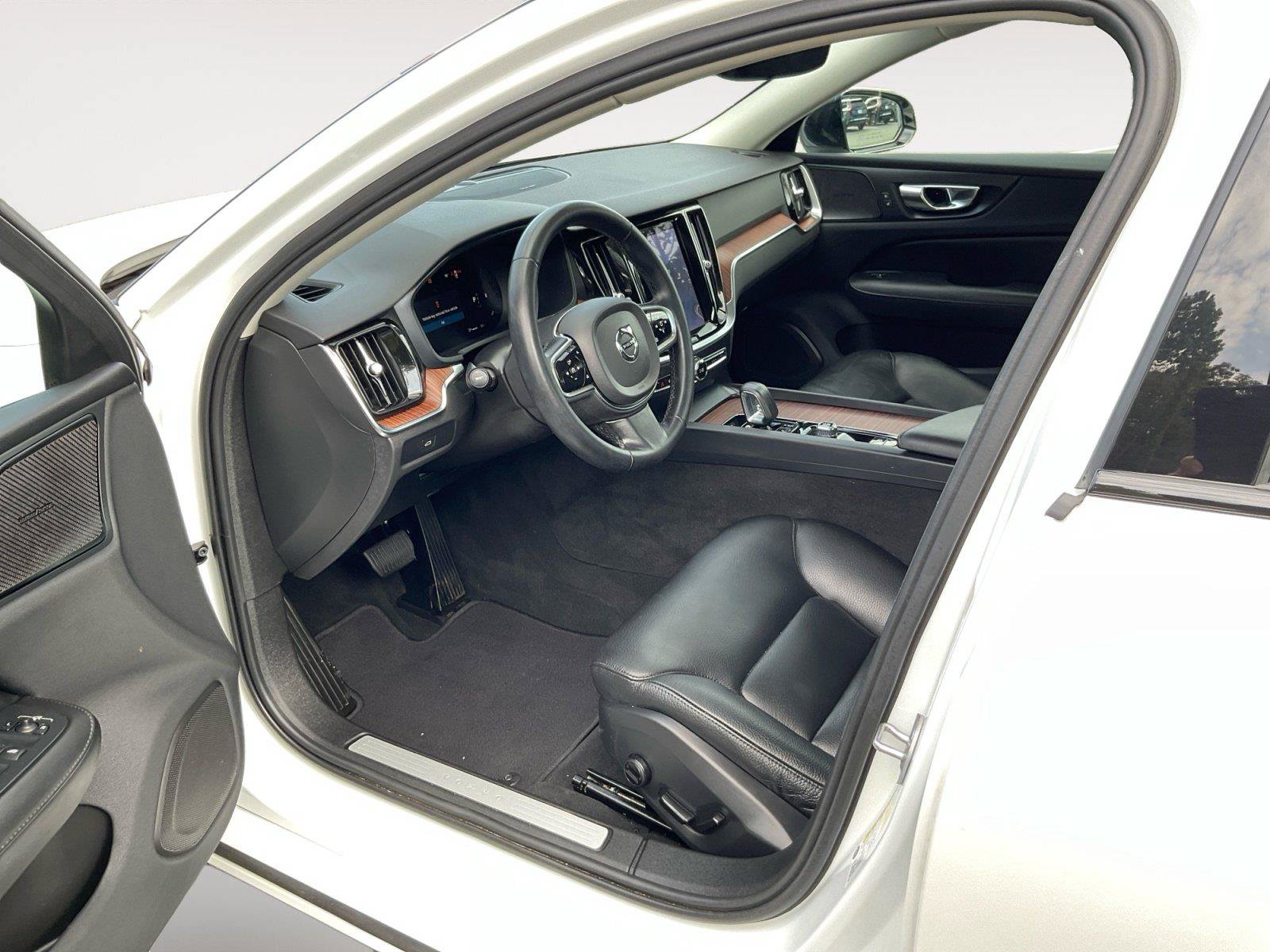 Used 2023 Volvo S60 B5 Plus w/ Climate Package AWD/4WD image 9