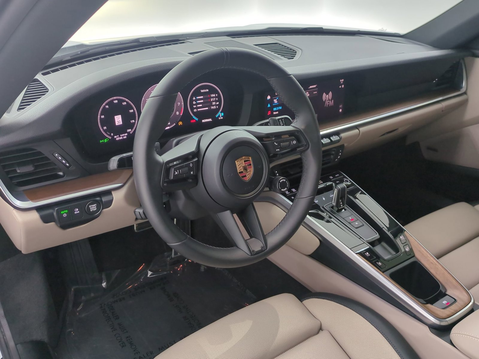 Used 2025 Porsche 911 Carrera RWD image 4