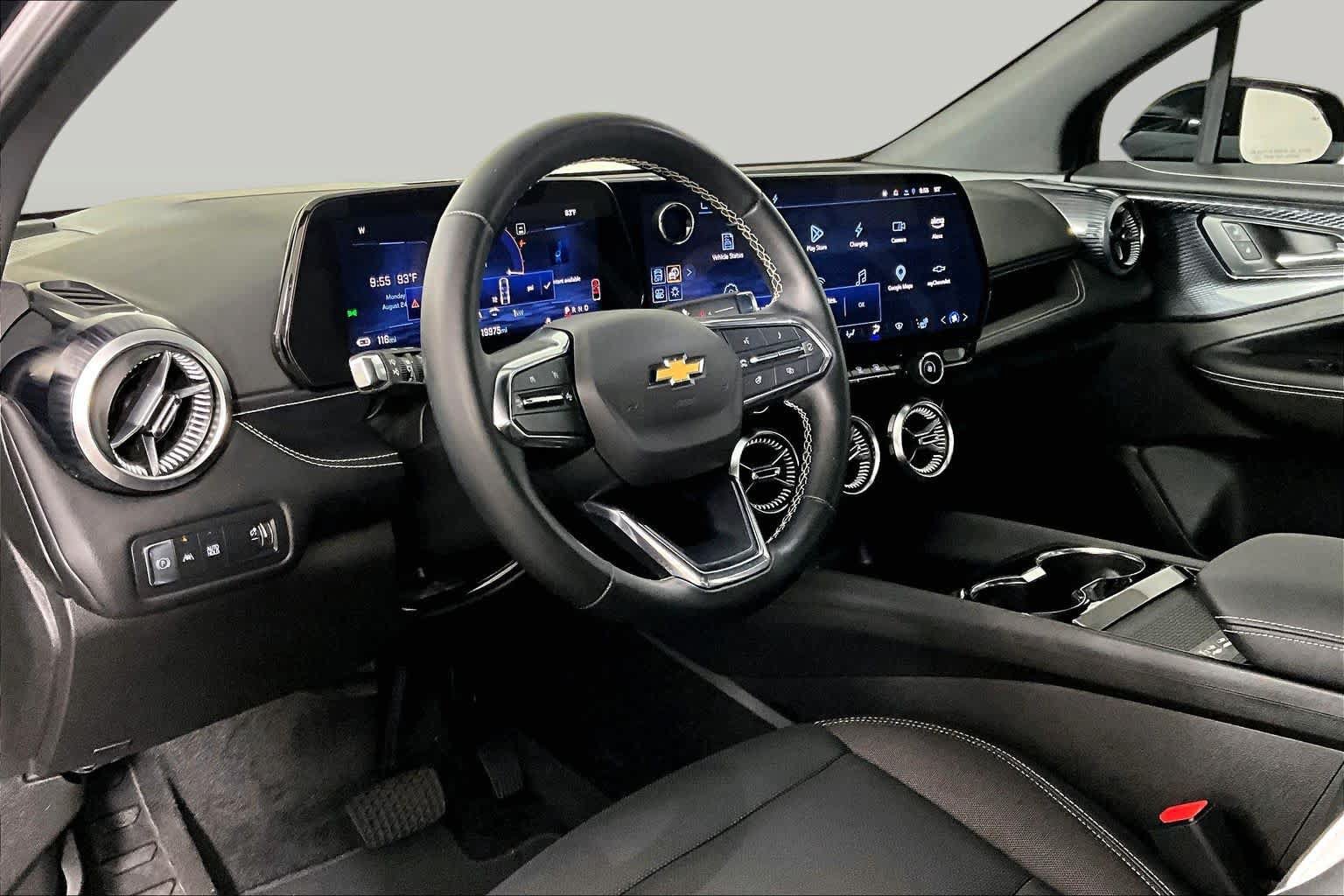 Used 2024 Chevrolet Blazer EV LT AWD/4WD image 14
