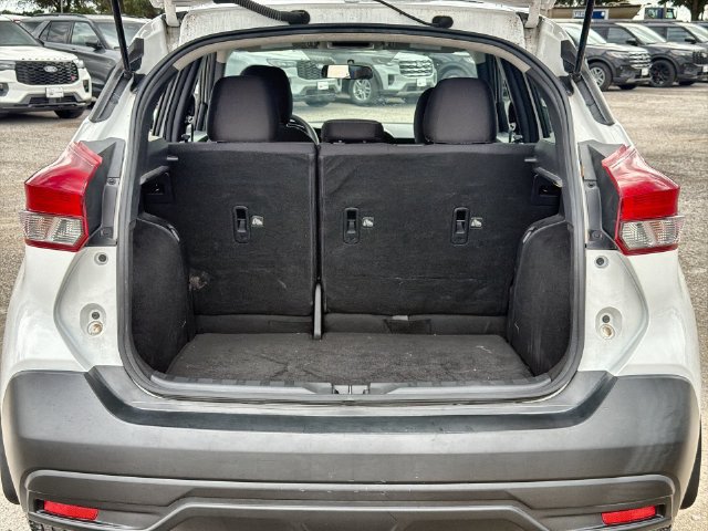 Used 2019 Nissan Kicks S FWD image 22