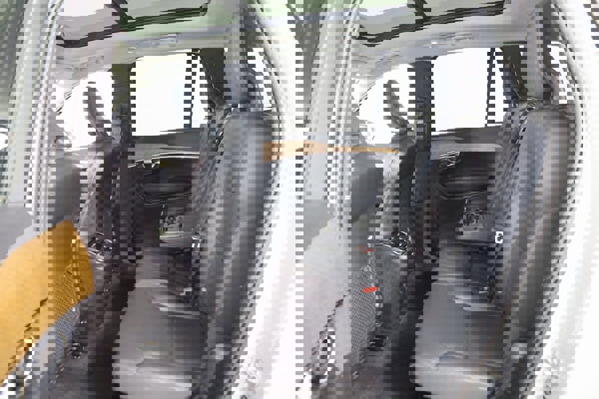 Used 2024 Volvo XC90 B5 Plus image 51