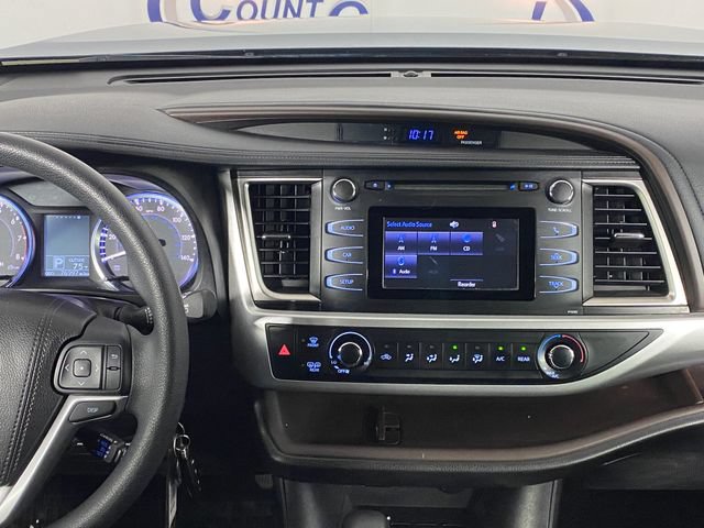 Used 2016 Toyota Highlander LE AWD/4WD image 18