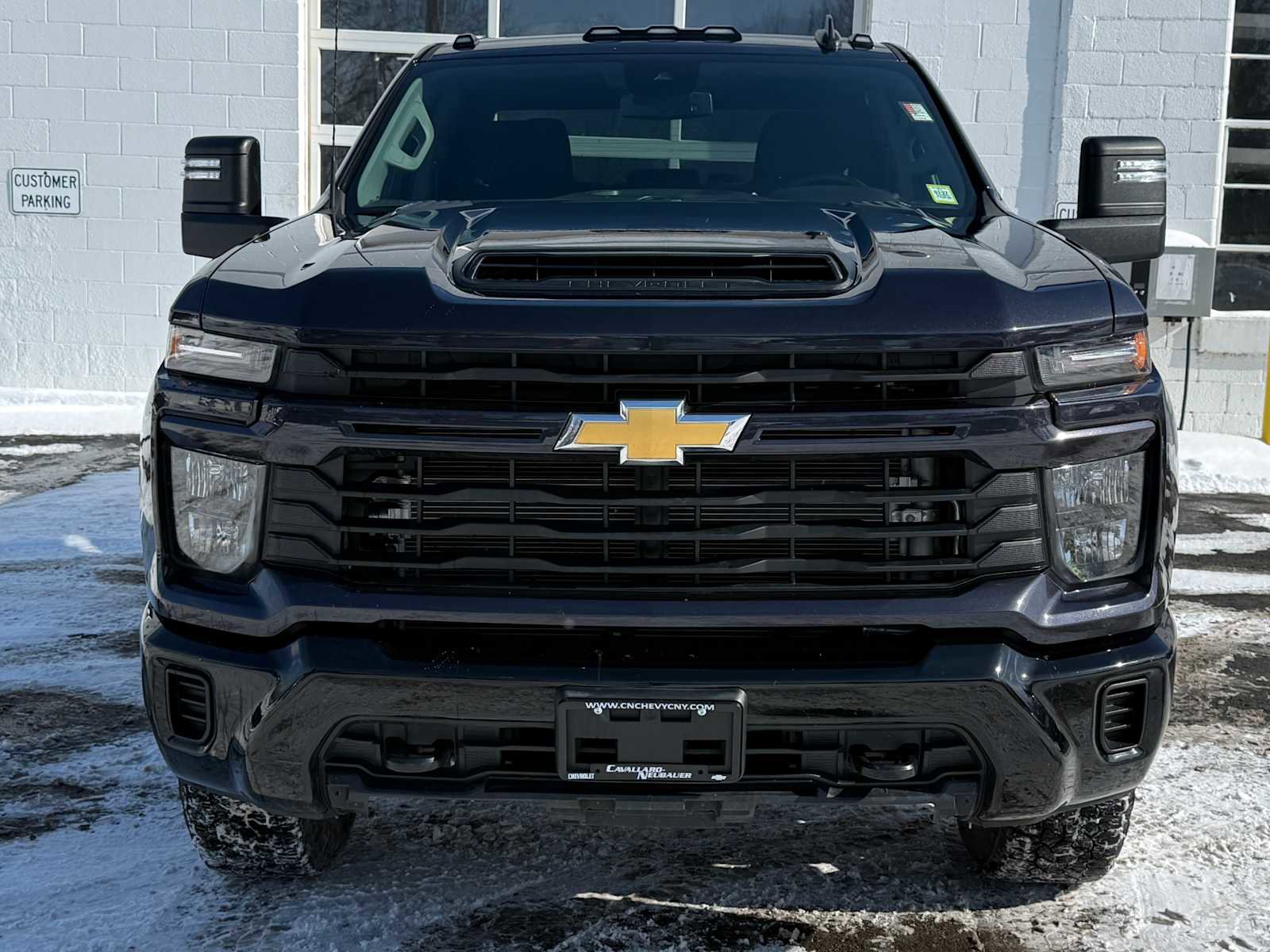 Used 2024 Chevrolet Silverado 2500 Custom w/ Custom Value Package image 2