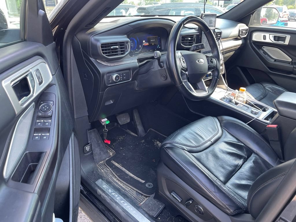 Used 2020 Ford Explorer Platinum w/ Premium Technology Package AWD/4WD image 5