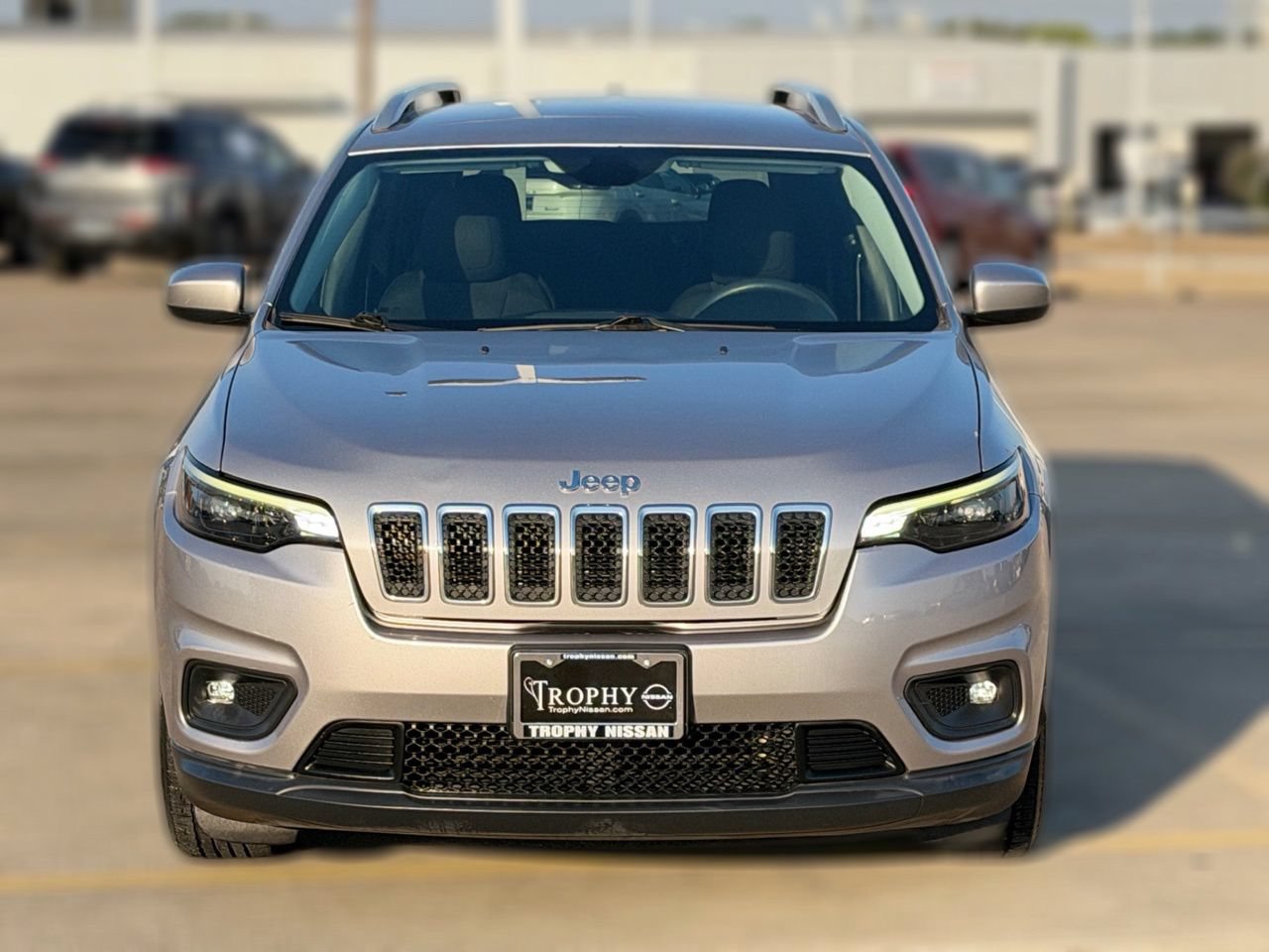 Used 2019 Jeep Cherokee Latitude w/ Popular Appearance Group FWD image 4