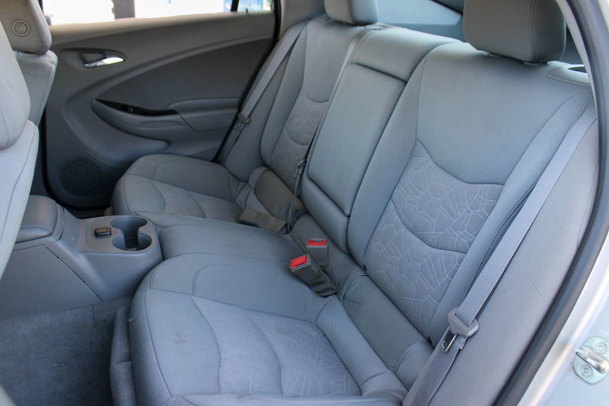 Used 2016 Chevrolet Volt LT w/ Comfort Package FWD image 17