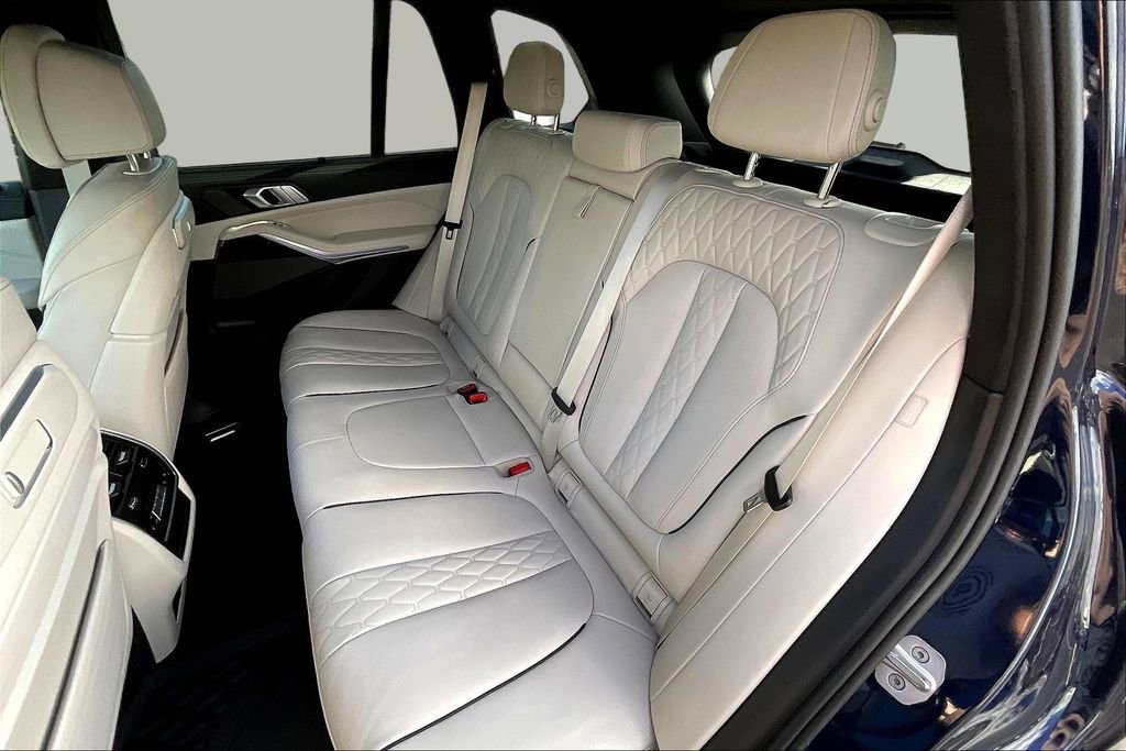 Used 2025 BMW X5 xDrive40i w/ Executive Package AWD/4WD image 22