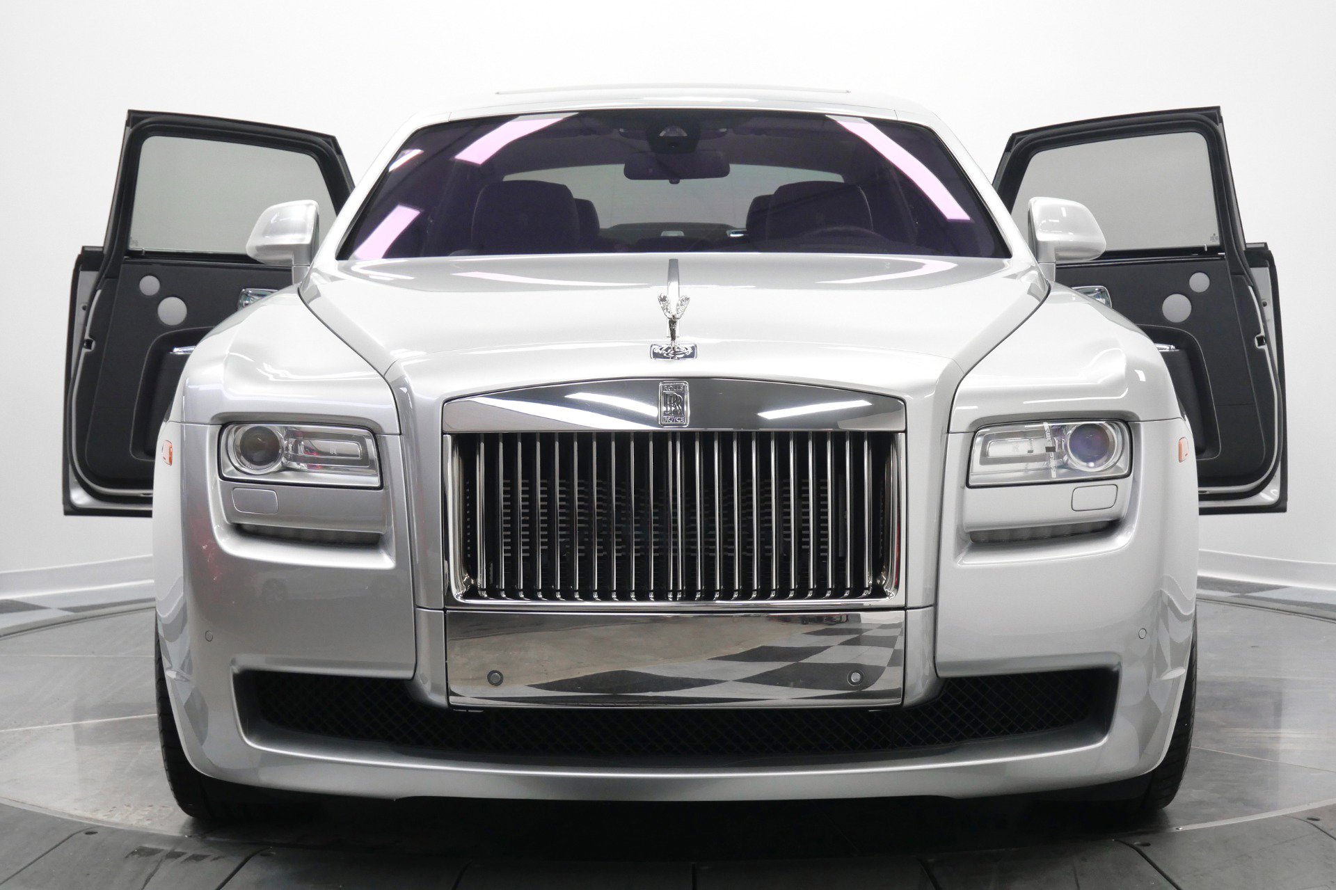 Used 2013 Rolls-Royce Ghost RWD image 4