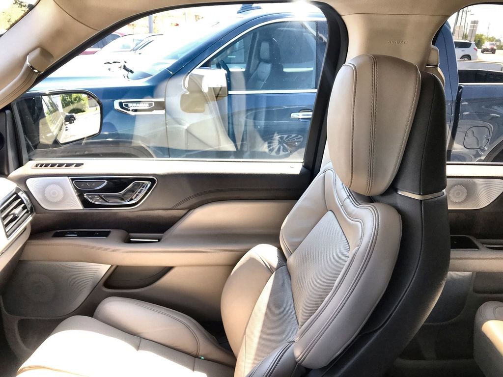 Used 2024 Lincoln Navigator Reserve image 25
