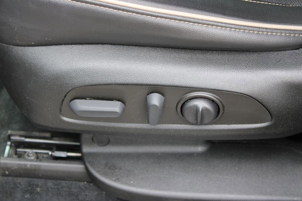 Used 2023 Chevrolet Traverse Premier image 21