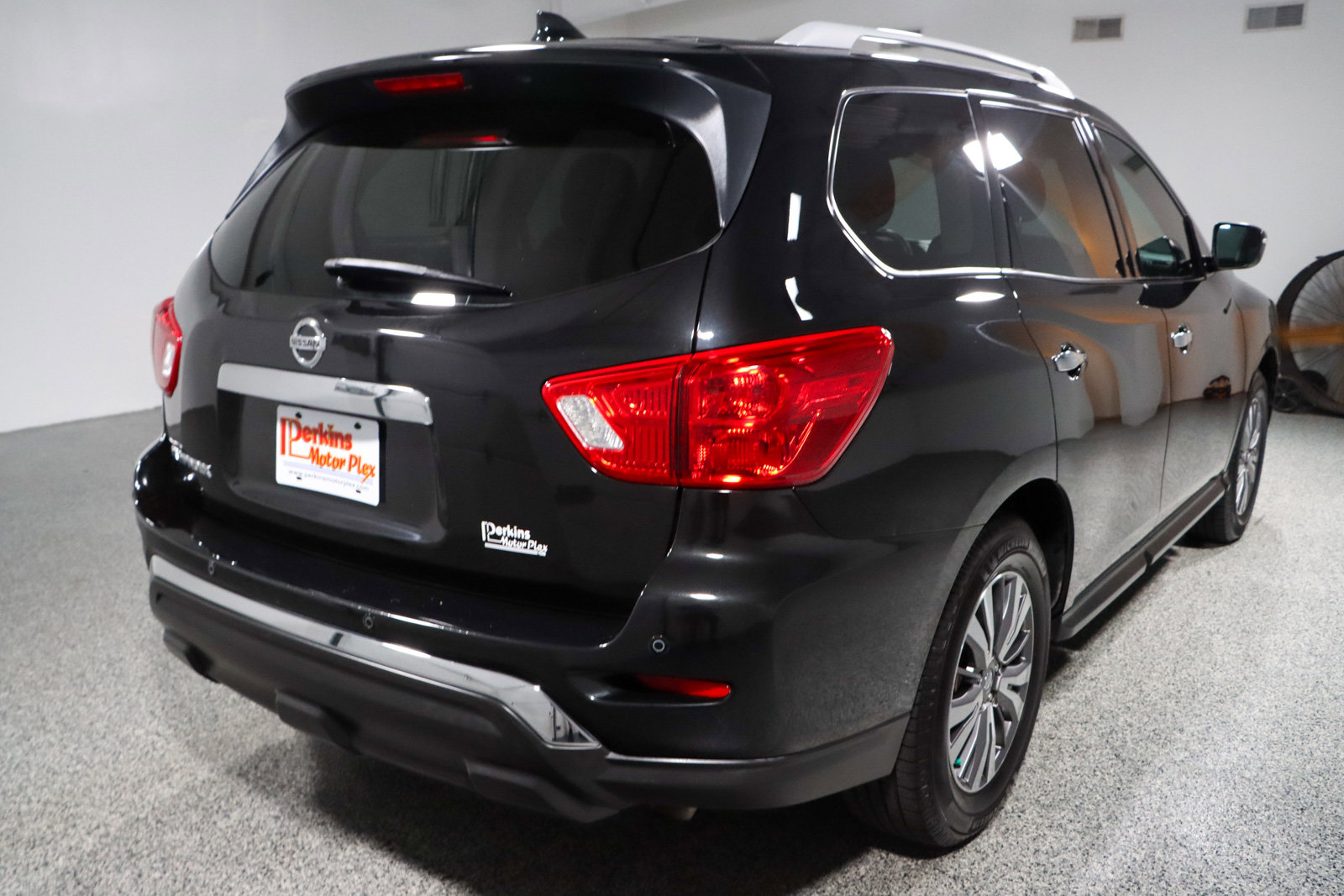 Used 2019 Nissan Pathfinder S image 7